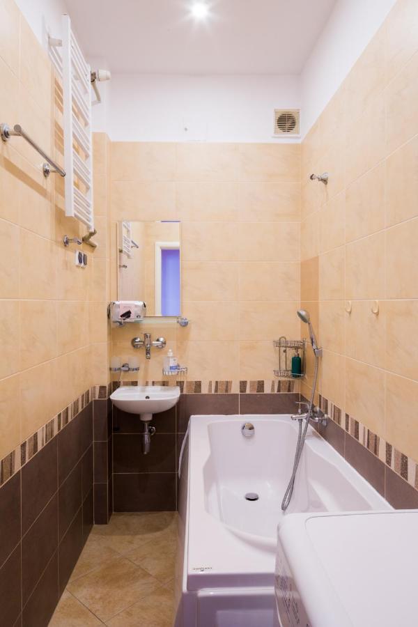 Apartment Metro Politechnika Варшава Экстерьер фото