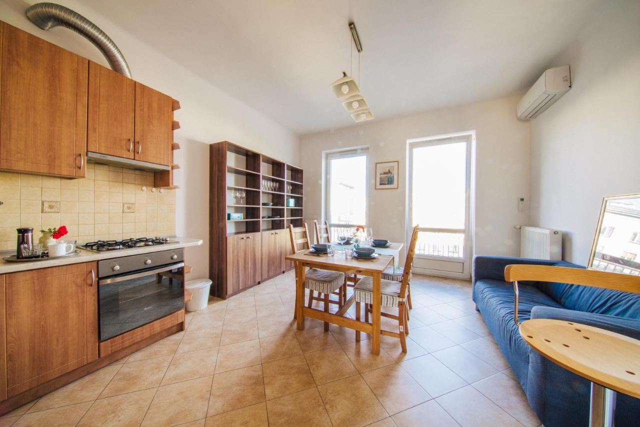 Apartment Metro Politechnika Варшава Экстерьер фото